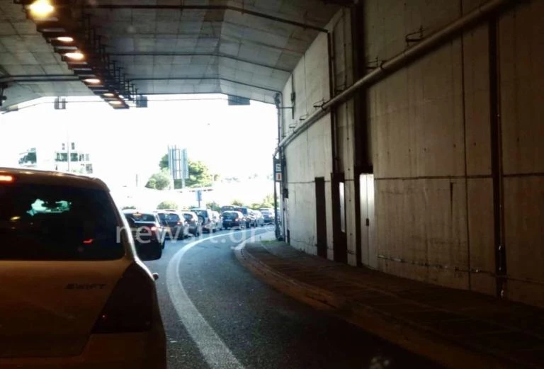 Έκλεισε η έξοδος προς Λαμία στην Αττική οδό – Ουρές χιλιομέτρων